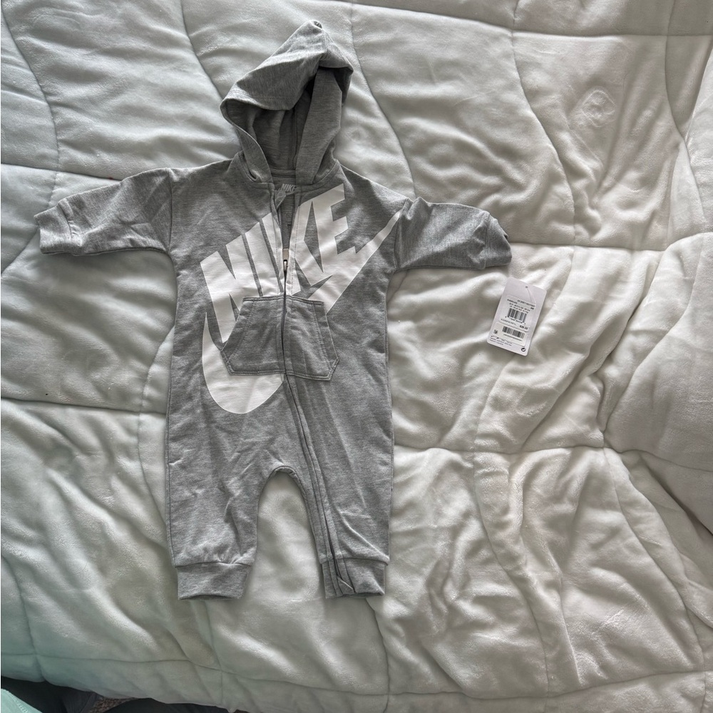 Nike 6m Gray Hooded One Piece. Smoke free. BNWT